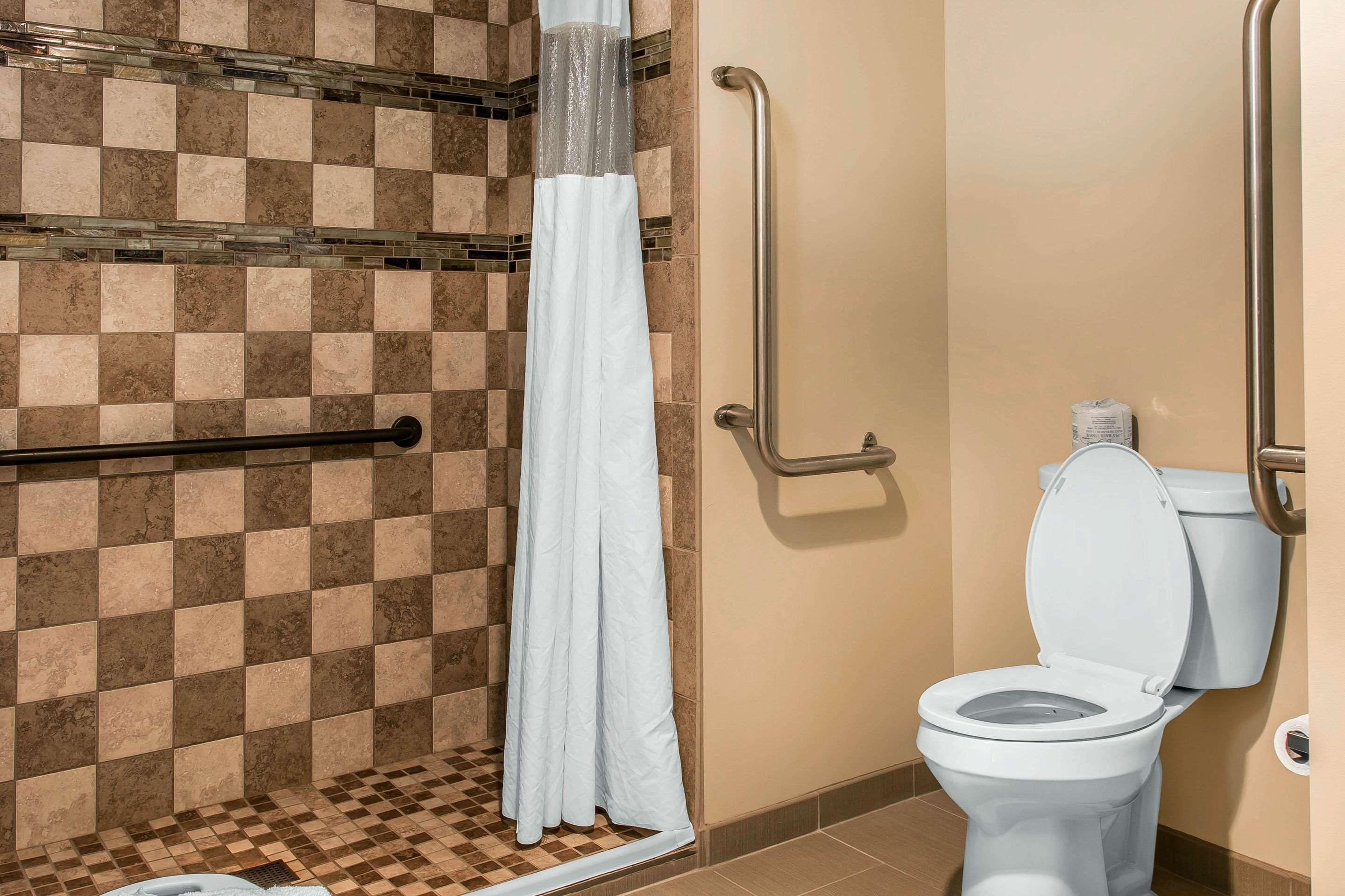 Quality Inn & Suites Houghton Zewnętrze zdjęcie